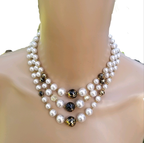 Vintage Jewelry - VINTAGE 1960s LAYERED FAUX PEARL MADE IN JAPAN NECKLACE